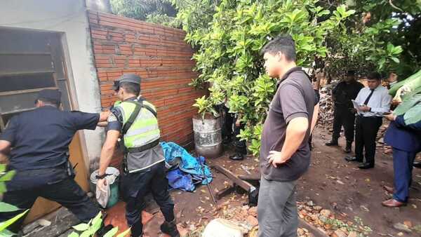 Lambaré: Allanan aguantaderos donde guardaban cables robados de Copaco