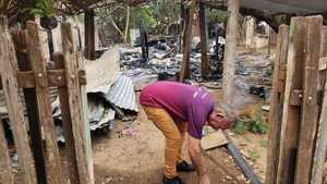 Vecinos inician reconstrucción de vivienda incendiada | Radio Regional 660 AM