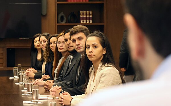 Ministros de Peña inician mesa de diálogo con desvinculados de Itaipú - Unicanal