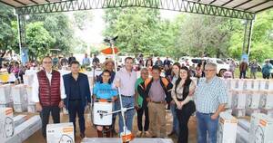 La Nación / Productores de Minga Guazú recibieron aportes crediticios y equipamientos