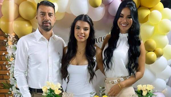 [GALERÍA] La confirmación de la hija del "Emperador" Cáceres y Gloria Vera