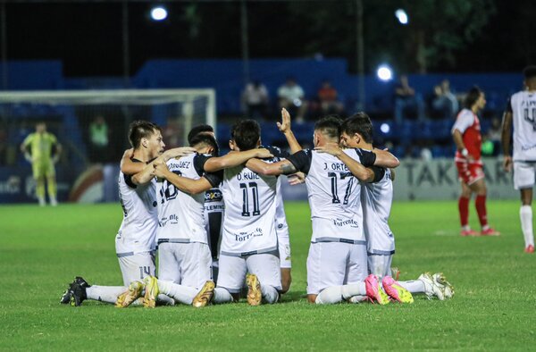 Tacuary sigue en la lucha tras contundente triunfo de 3-0 ante el General - La Tribuna