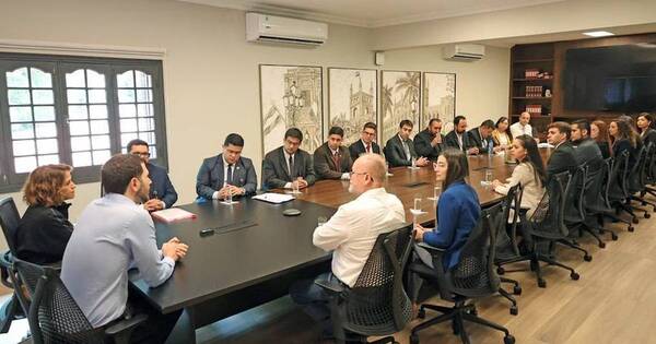 La Nación / Se iniciaron conversaciones con funcionarios desvinculados