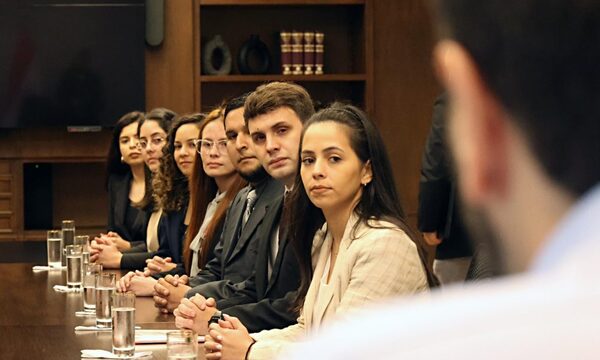 Gobierno presenta propuesta y descontratados de Itaipú quedaron en analizarla entre todos – Diario TNPRESS