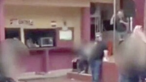 Padres dan su apoyo a director que animó perreo en colegio