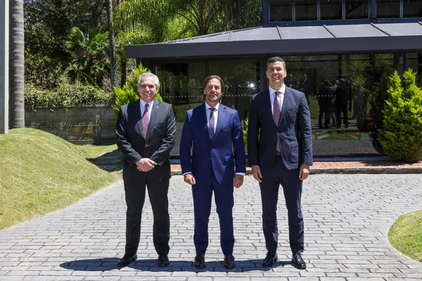 Presidentes se reúnen en Montevideo para organizar los primeros partidos del 2030 - El Independiente