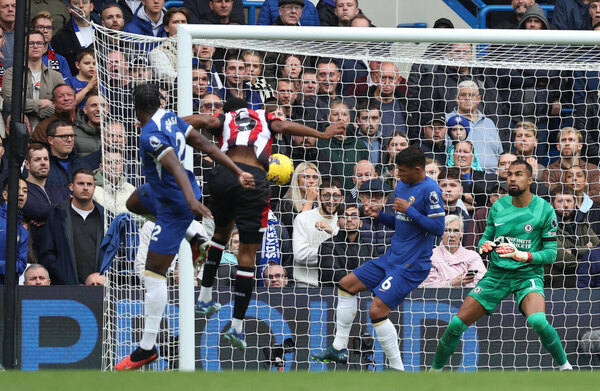Versus / Chelsea cae de local ante el Brentford y vuelve a decepcionar