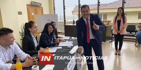 EL ABOGADO ROLANDO AQUINO EJERCIÓ SU VOTO EN LA TERCERA CIRCUNSCRIPCIÓN JUDICIAL - Itapúa Noticias