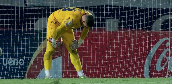 Versus / ¡Ni concentra! Jean Fernandes, fuera del superclásico