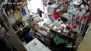 Video: asaltan local comercial en barrio San Cayetano - Policiales - ABC Color