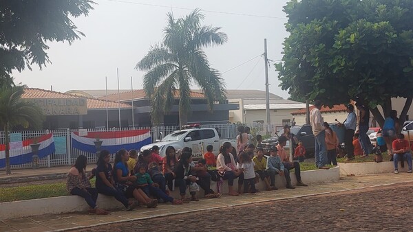 Indígenas piden destitución de intendente de Itanará desde hace días