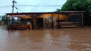 Lluvias superan 117 milímetros y vientos a 98 km/h en Coronel Oviedo - Nacionales - ABC Color