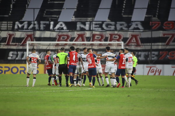 Versus / ¿Cómo está la discusión entre Olimpia y Cerro Porteño en Para Uno?