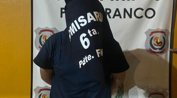 Joven empujó a su mamá por las escaleras: quedó detenido - Noticiero Paraguay