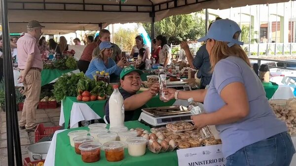 Agricultores ofrecerán productos frescos este lunes en la explanada del BNF de Asunción - Nacionales - ABC Color