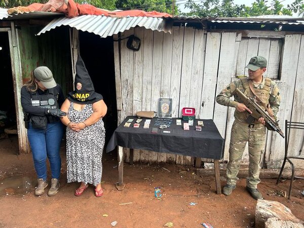 Detienen a mujer con chespi para la venta en San Lorenzo