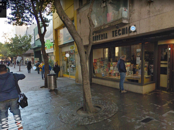 El poeta maldito ante la señora librera de Librería Técnica - El Trueno