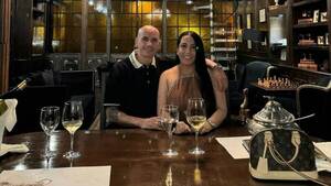 [GALERÍA] Antes del clásico, ¡Otálvaro estuvo de festejo con su doña!