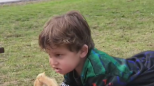 “¡Señor, quiero chipa!”: Niño argentino se hace viral por su pasión por la comida paraguaya