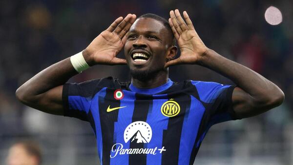 Thuram derriba el muro romano