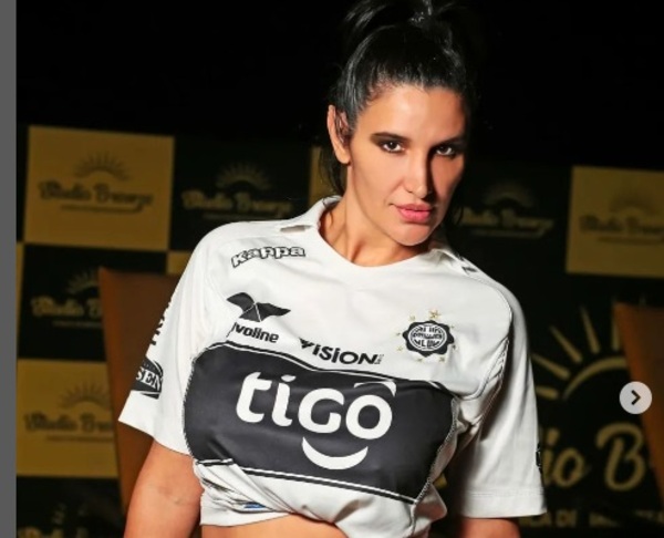 Luana Chamorro saca nuevamente la lencería para alentar a la “O” - Te Cuento Paraguay