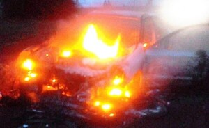 Automóvil se incendió en plena marcha