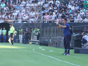 Versus / Enojado, Víctor Bernay volvió a hablar del caso Jean Fernandes en Cerro Porteño