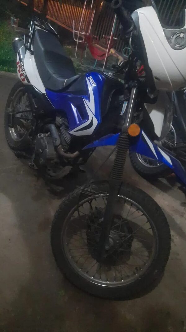 Aprehenden a joven que supuestamente intentó robar una moto en Luque - Policiales - ABC Color