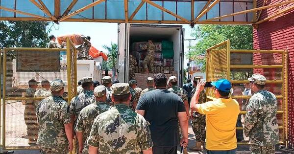 La Nación / Asisten a afectados por el temporal