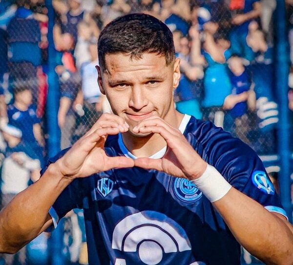 ¡Con Alex Arce como goleador, equipo kurepa logra el ascenso a la primera!