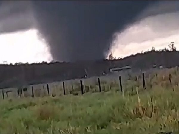 Confirmaron una víctima fatal por tornado en Mbokajaty del Yhaguy - La Tribuna