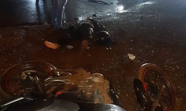 Trabajador sufre lesiones al chocar con su moto en medio de la lluvia en Km 4 – Diario TNPRESS