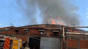 Fábrica de pisos de parquet fue consumida por un incendio en Limpio