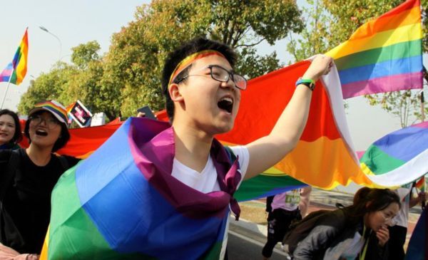 Diario HOY | Hongkoneses LGTB+ desconfían pese a decisión judicial histórica
