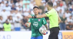 Versus / Víctor Bernay explicó el motivo por el que Enzo Giménez fue al arco