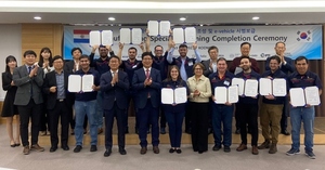 Los primeros 10 jóvenes paraguayos culminan con éxito capacitación sobre ensamblaje y electromovilidad en Corea