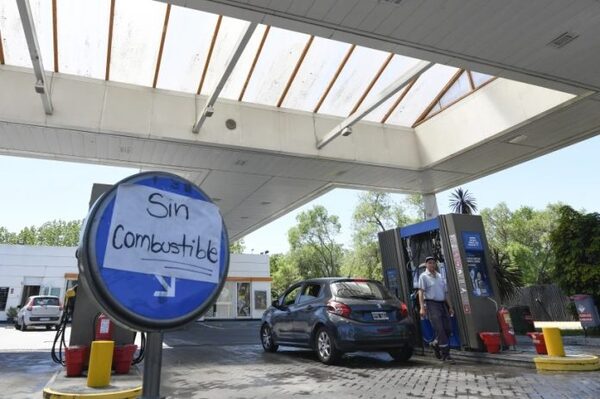 SE REGISTRA ESCASEZ DE COMBUSTIBLE EN VARIAS CIUDADES DE ARGENTINA - Itapúa Noticias