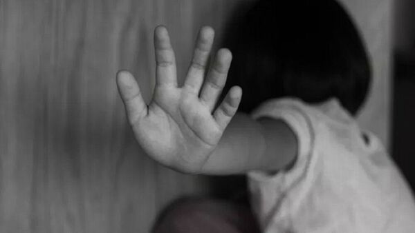 Separan de sus cargos a docentes denunciadas por supuesto abuso
