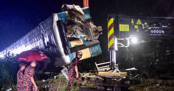 La Nación / Accidente de trenes en India deja 13 víctimas