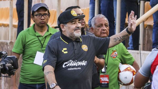 Diego Maradona estuvo en la mira del FBI y casi jugó en Paraguay