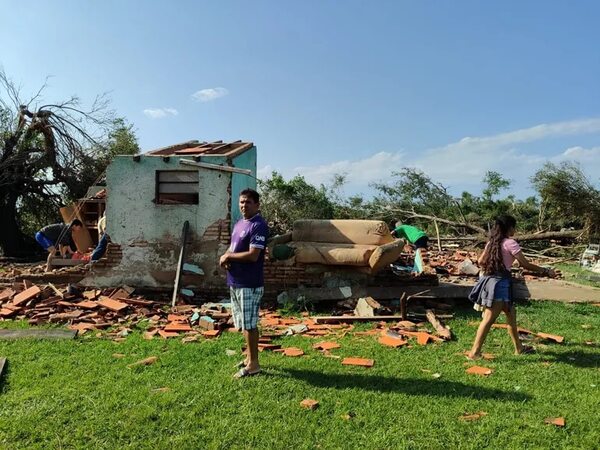 Tornado en Cordillera: siguen recabando datos sobre daños en Mbocayaty del Yhaguy - Clima - ABC Color