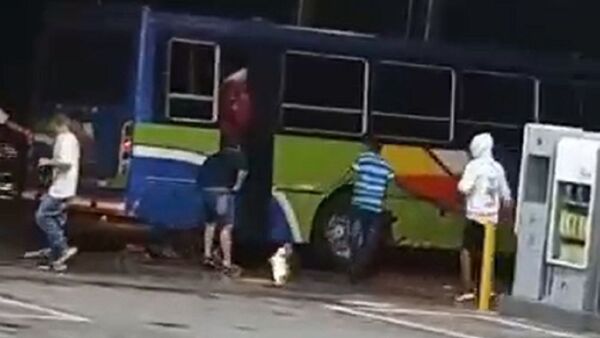 Diario HOY | Cuatro heridos de bala en el clásico: un policía, dos hinchas de Cerro y uno de Olimpia