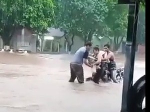 Fuertes lluvias dejan 30.000 damnificados en Coronel Oviedo | 1000 Noticias