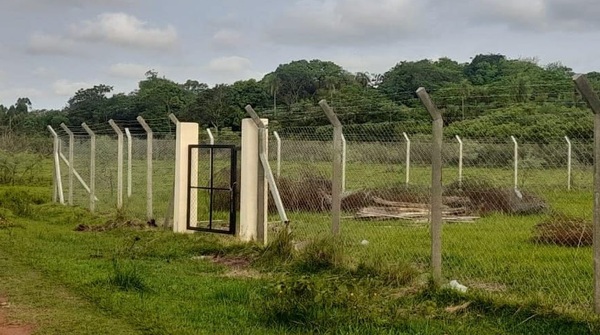 Itaipu Binacional, mejoró cercado perimetral de una institución educativa de San José - Noticiero Paraguay