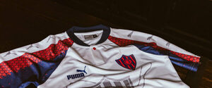 Versus / Reviviendo la Historia: Cerro lanza camiseta retro 1998 en edición limitada