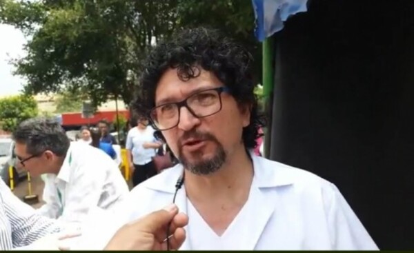Repudian aumento para políticos, en medio de precariedades en Salud