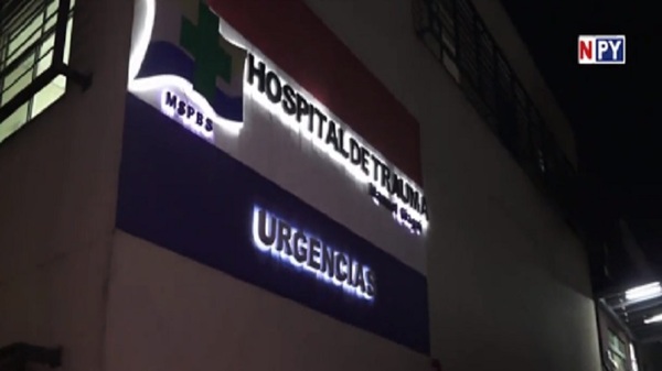 Tres heridos en enfrentamiento entre barrabravas y agentes policiales - Noticias Paraguay