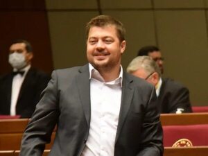 Tras desistir del aumentazo a legisladores, ahora piden hacer lo mismo con ministros - Política - ABC Color