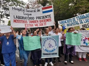Manifestación de personal de blanco: piden que dinero de fallido aumentazo a políticos sea invertido en Salud - Nacionales - ABC Color