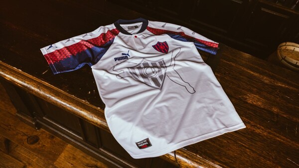 Otra más para la colección: Cerro Porteño lanzó un nuevo modelo de camiseta retro de 1998
